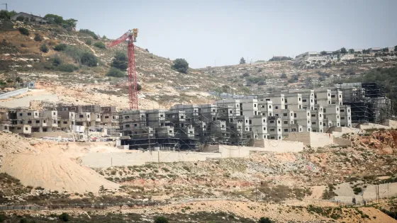حكومة الاحتلال تخصص 900 مليون دولار لإقامة 17 مستوطنة جديدة بالضفة الغربية