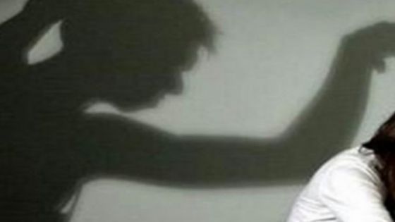 “التربية” توضح حول حادثة الاعتداء على طالبة من قبل زميلاتها بطريقة وحشية