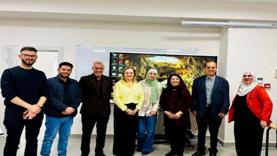 الآداب والعلوم في عمّان الأهلية تنظم ورشة حول التعليم الذكي “HiTeach5”