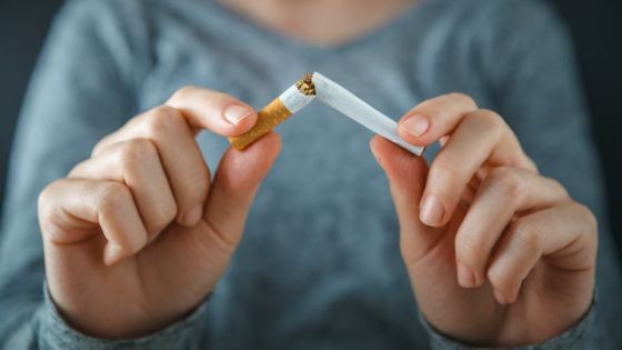الصحة تحذر من خطورة التدخين بالمنزل على الأطفال