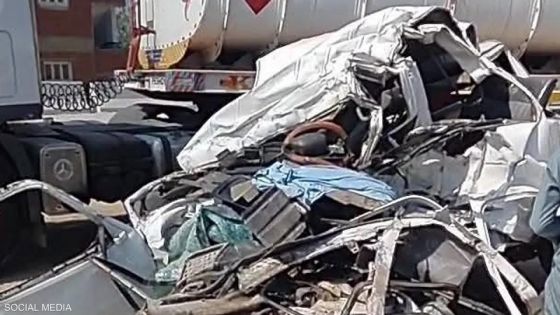 بسبب السرعة الجنونية .. وفاة 14 شخص في اصطدام سيارتين شمال مصر