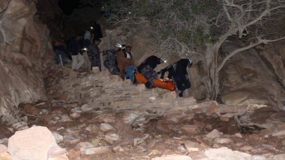 إنقاذ سائح أجنبي سقط عن مقطع صخري في معان