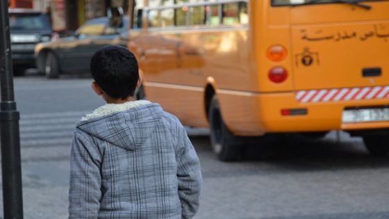 ضبط حافلة مدرسة خاصة تحمل أطفالا منتهي ترخيصها