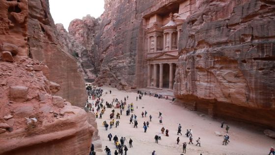 تراجع أعداد السياح القادمين إلى الأردن بنسبة 9.6%