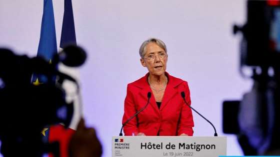 رئيسة وزراء فرنسا: نتيجة الانتخابات خطر على البلاد