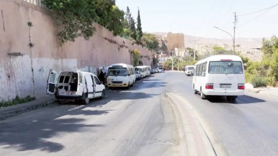 الكرك: موقف حافلات الأغوار.. معاناة مستمرة وحلول غائبة