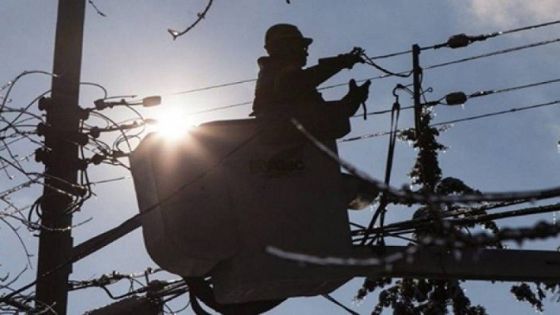 الاحتلال يعتزم قطع الكهرباء عن مناطق بالضفة الغربية