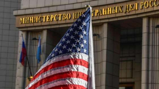 روسيا تقرر طرد نائب السفير الأميركي في موسكو