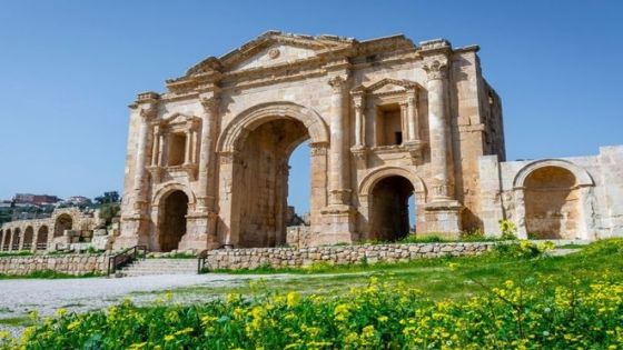 السياحة : انخفاض أعداد الزوار الأوروبيين والأميركيين للأردن