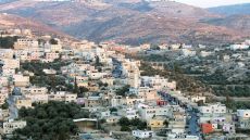 استشهاد 3 فلسطينيات وإصابة 13 آخرين جراء سقوط شظايا صاروخ إيراني