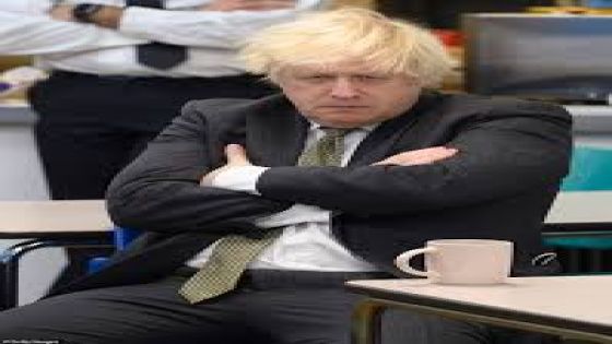 رئيس وزراء بريطانية في وضع صعب.. والحكومة تناشد المعلمين المتقاعدين العودة للخدمة