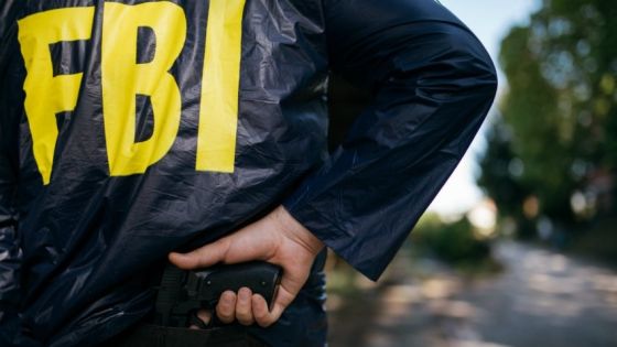 محكمة في أمريكا تنصف 3 مسلمين حرمهم “FBI” من السفر لأعوام