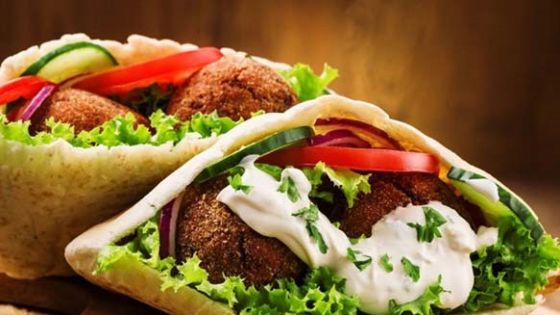مطاعم شعبية في الأردن ترفع سعر ساندويش الفلافل