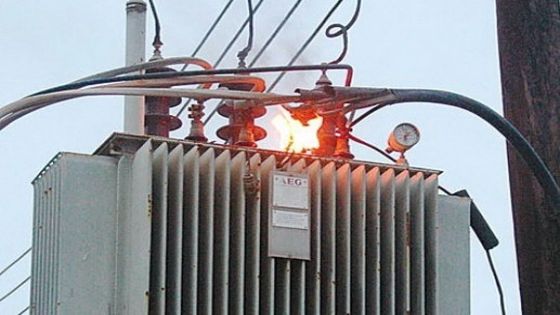إصابة 4 عمال كهرباء بانفجار قاطع في محطة الصبيحي