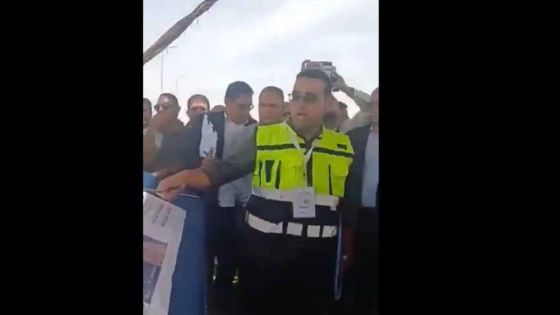 غضب واسع بعد إهانة وزير النقل المصري لمهندس علناً