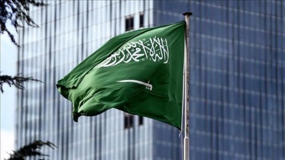 السعودية تسمح لمواطنيها بدعوة أصدقائهم للزيارة والعمرة