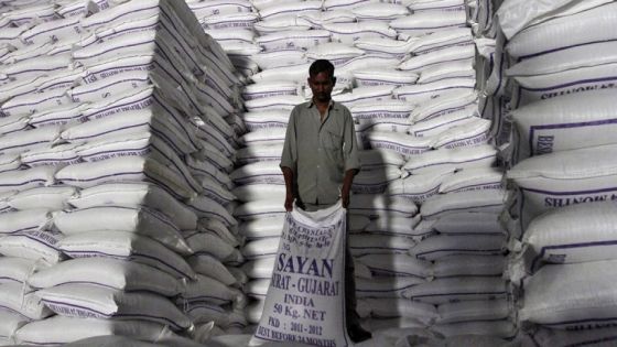 أزمة سكر مُحتملة بعد إعلان الهند تقييد بيعه للأسواق العالمية