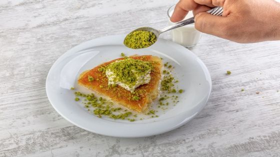 Turkish Traditional dessert kunefe – KADAYIF