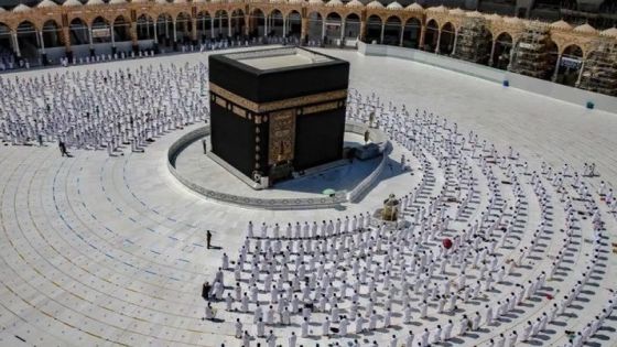 السعودية توضح موعد انتهاء موسم العمرة للقادمين من خارج