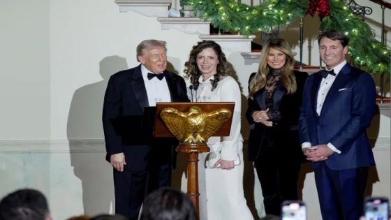 ضمادة على يد ترامب.. كيف برّرها البيت الأبيض؟