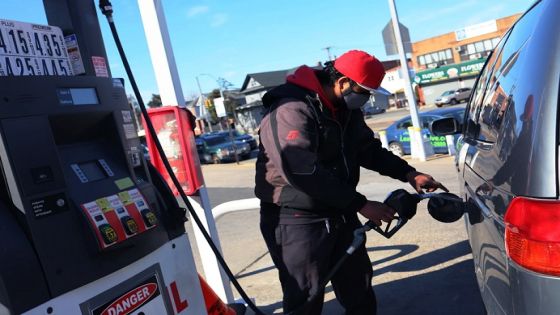 أسعار البنزين في الولايات المتحدة تصعد إلى مستويات قياسية