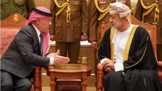 الملك وسلطان عمان يبحثان سبل تطوير التعاون بين البلدين