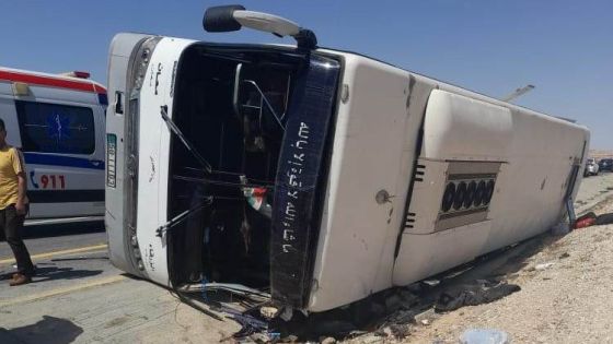 حادث سير ل 7 مركبات نتج عنه 11 إصابة بتصادم على الطريق الصحراوي و قطع مؤقت للسير فيه بسبب الغبار