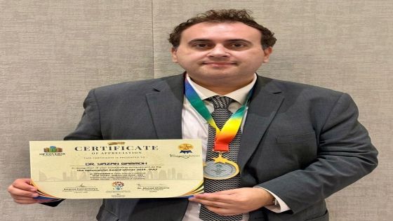 د. يزن قموه من عمان الأهلية يفوز بجائزة أخصائي البصريات 2025 – منطقة الخليج