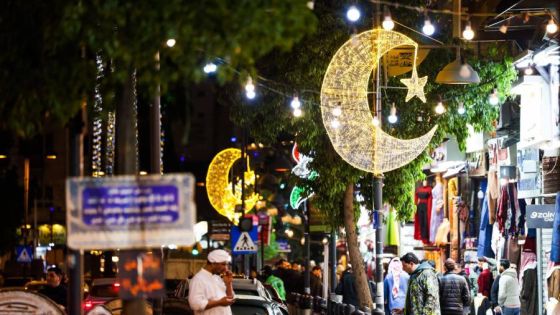 مبادرات مجتمعية لتعليق زينة رمضان في شوارع عمّان