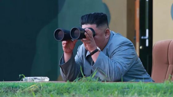 كوريا الشمالية تستعرض أقوى سلاح في العالم بحضور زعيمها