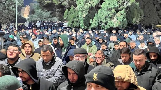 آلاف الفلسطينيين يصلون الجمعة بالأقصى وسط قيود إسرائيلية مشددة