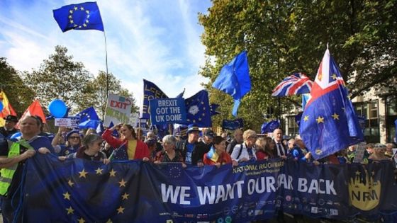 آلاف المتظاهرين في لندن يُطالبون بالعودة للاتحاد الأوروبي