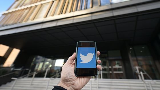 DUBLIN, IRELAND - NOVEMBER 05: The Twitter emblem is displayed on a smart phone outside the Twitter offices in Dublin on November 5, 2022, in Dublin, Ireland. The US-based social media company said in an internal email that it was culling thousands of jobs to drastically reduce running costs following Elon Musks takeover of the company. (Photo by Charles McQuillan/Getty Images)