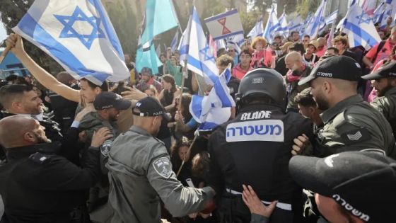 احتجاجات دولة الاحتلال تتفاقم.. رئيس الشاباك السابق يدعو لانقلاب عسكري