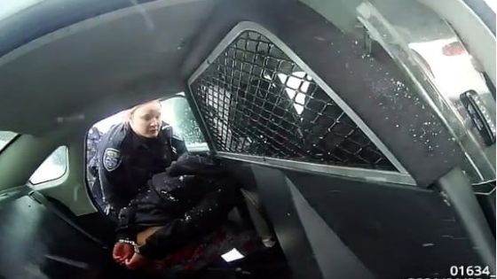 فيديو اعتقال طفلة في نيويورك يشعل غضباً بالولاية