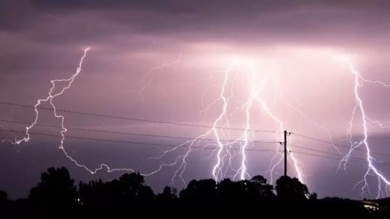 أمطار وبروق كثيفة تطال أكثر من 10 دول عربية الأيام القادمة