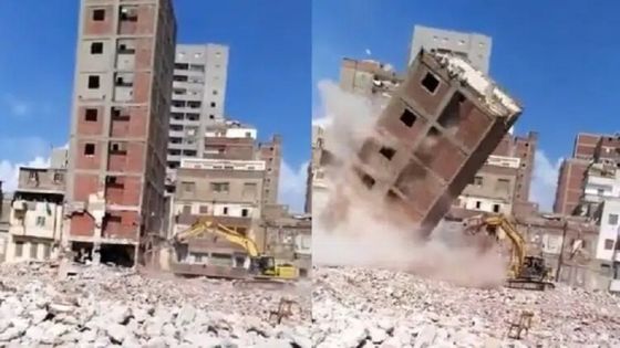 فيديو مروع للحظة سقوط برج سكني على حفار في جدة