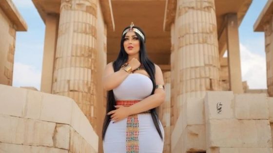 عارضة أزياء مصرية تثير الجدل في مصر