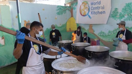 المطبخ المركزي العالمي يوقف عملياته بعد استهداف موظفية في غزة