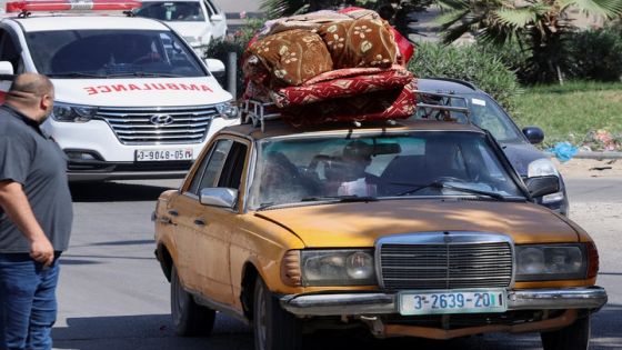 Palestinians flee their houses heading toward the southern part of Gaza Strip after Israel's call for more than 1 million civilians in northern Gaza to move south within 24 hours, amid the Israeli-Palestinian conflict in Gaza City October 13, 2023. REUTERS/Ahmed Zakot