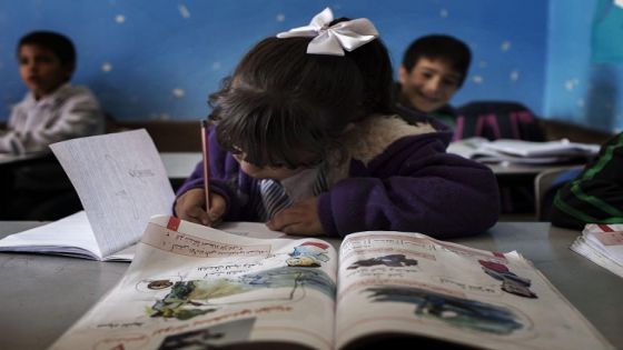 فلسطين تقرر تطبيق نظام التعليم عن بعد بالمدارس