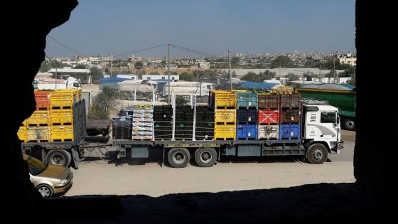 A view of Palestinian goods trucks in front of the commercial crossing of Kerem Shalom after the Israeli ban on Gaza exports deals a blow to the long-suffering economy, in Rafah in the southern Gaza Strip September 5, 2023. REUTERS/Ibraheem Abu Mustafa