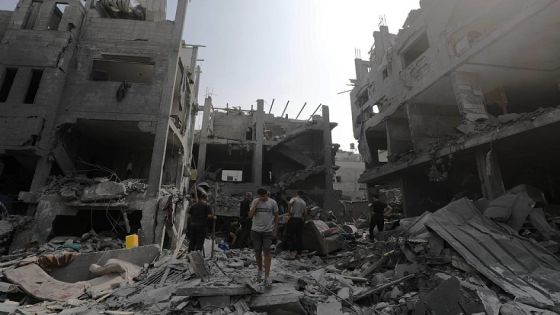 epa10945195 Palestinians search for bodies and survivors among the rubble of a destroyed building following Israeli airstrikes on northern Gaza, 28 October 2023. The Israel Defense Forces (IDF) conducted targeted raids in the Gaza Strip on 27 October 2023 and struck dozens of targets belonging to the Hamas militants, the IDF confirmed. More than 7,000 Palestinians and at least 1,300 Israelis have been killed, according to the IDF and the Palestinian health authority, since Hamas militants launched an attack against Israel from the Gaza Strip on 07 October, and the Israeli operations in Gaza and the West Bank which followed it. EPA/MOHAMMED SABER