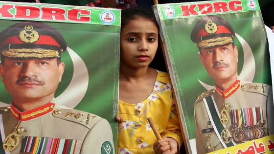 epa12069552 A girl holds photos of Pakistani Chief of the Army Staff, General Syed Asim Munir, as they protest against India after recent tensions over Pahalgam's attack in Karachi, Pakistan, 02 May 2025. Pakistan's National Security Committee (NSC) convened on 24 April to respond to India's recent measures, including the suspension of the Indus Waters Treaty and the downgrading of diplomatic ties, following a deadly attack in Pahalgam, India-administered Kashmir, that left 26 people dead. India has alleged Pakistan's involvement in cross-border terrorism, a claim Pakistan denies, while expressing condolences to the victims. EPA/REHAN KHAN
