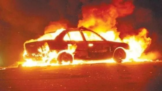 أضرم النار في مركبتين بالعاصمة عمان