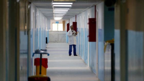 A member of the medical staff works at a new section specialised in receiving any person who may have been infected with coronavirus, at the Al-Bashir Governmental Hospital in Amman, Jordan January 28, 2020.REUTERS/Muhammad Hamed