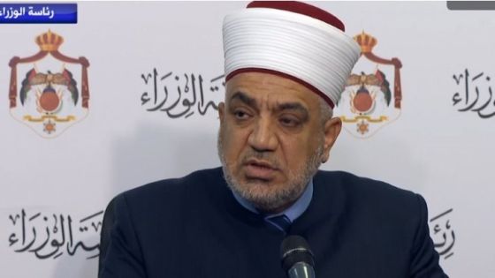 وزير الأوقاف يدعو إلى تحمل قرار تعليق صلاة الجمعة