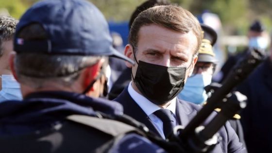 رئيس فرنسا مصدوم من ضرب الشرطة رجلا أسود ووصفه بـ القذر