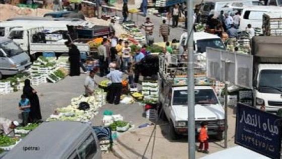 حملة لإزالة البسطات في مخيم الوحدات