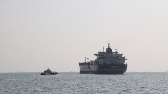 إيران تعلن احتجاز سفينتين أجنبيتين في الخليج